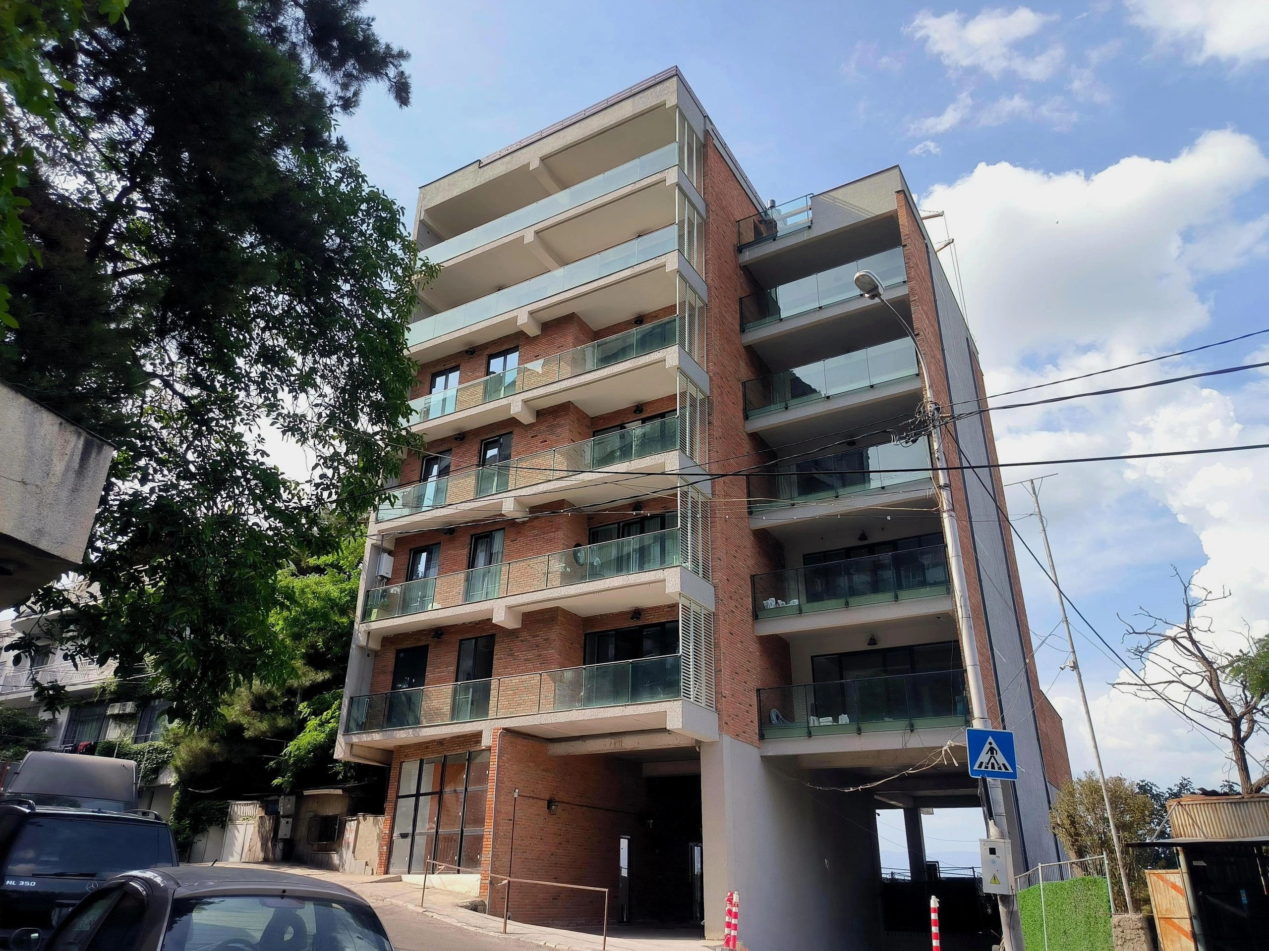 გურამ რჩეულიშვილის ქუჩა 11