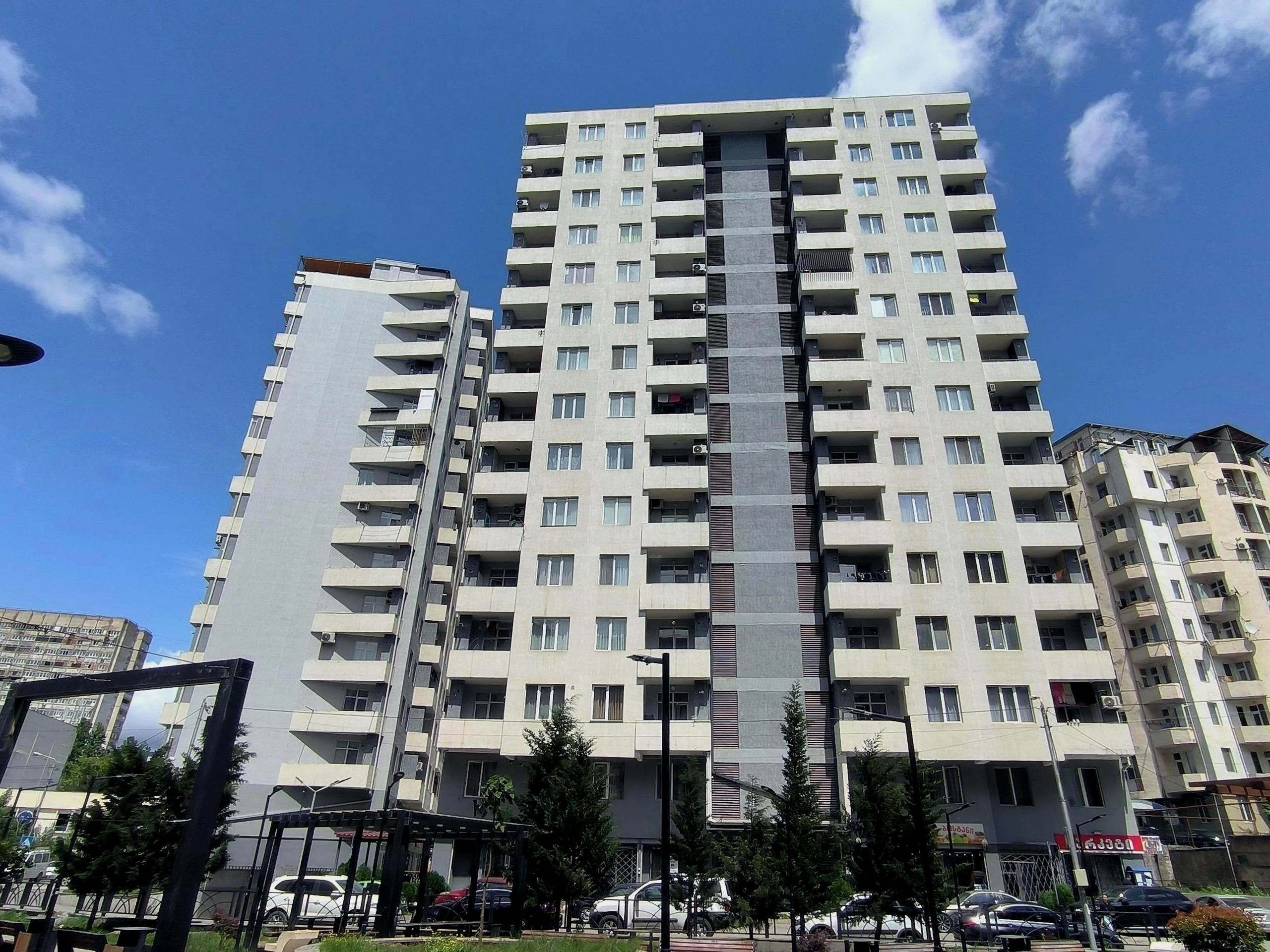 თეიმურაზ ბოჭორიშვილის ქუჩა 11