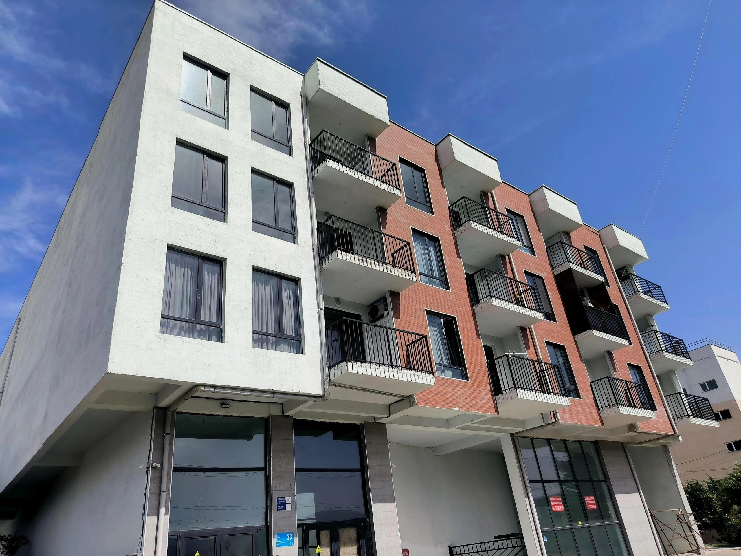 ბალანჩინი ქუჩა 18 მიმდებარედ