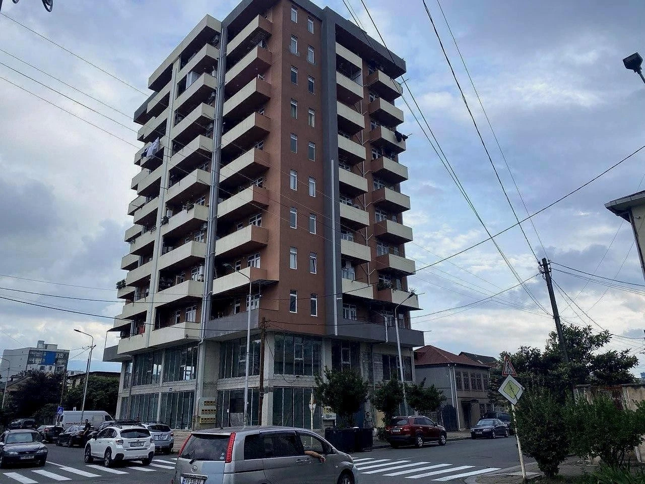 დემეტრე თავდადებულის ქუჩა 98