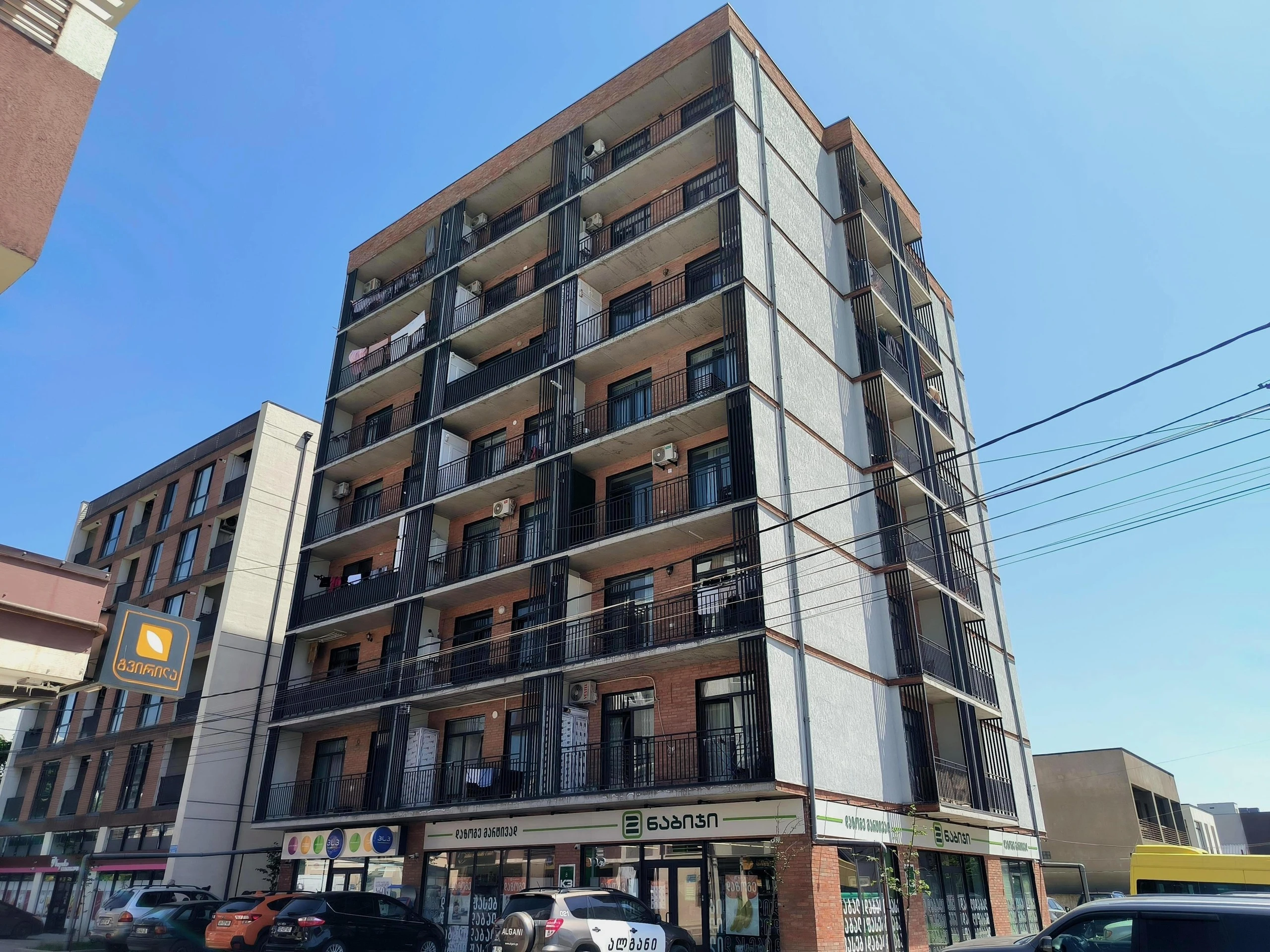 ნესტან-დარეჯანის ქუჩა 8