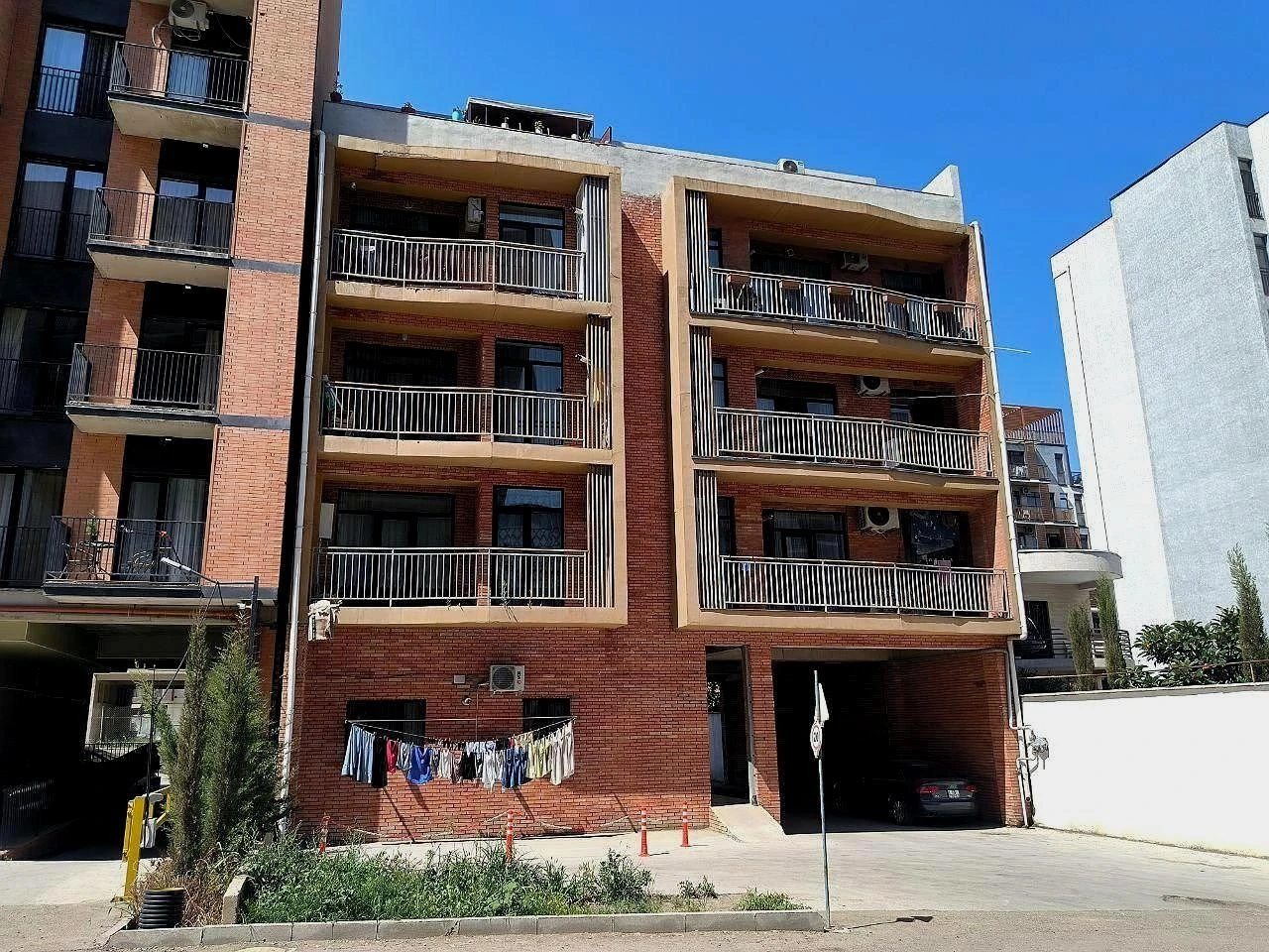 ასმათის ქუჩა 11ა