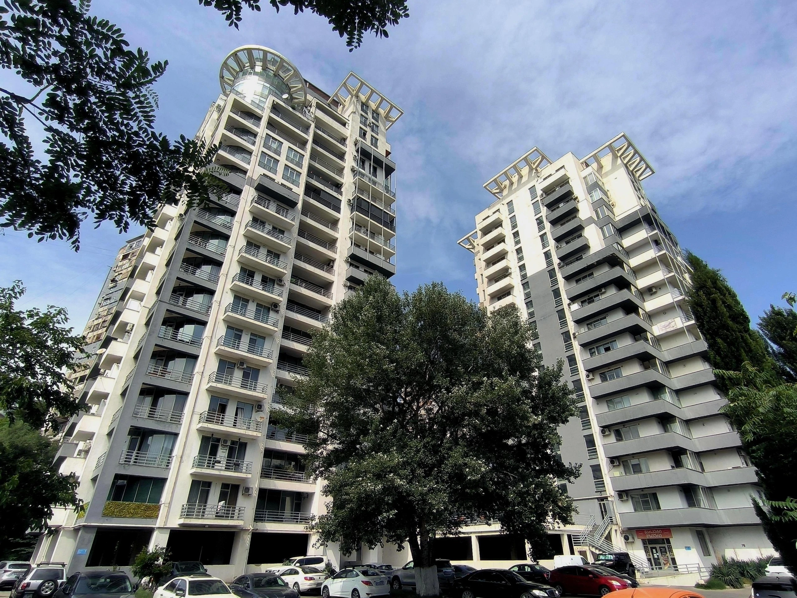 მზიური კოშკები