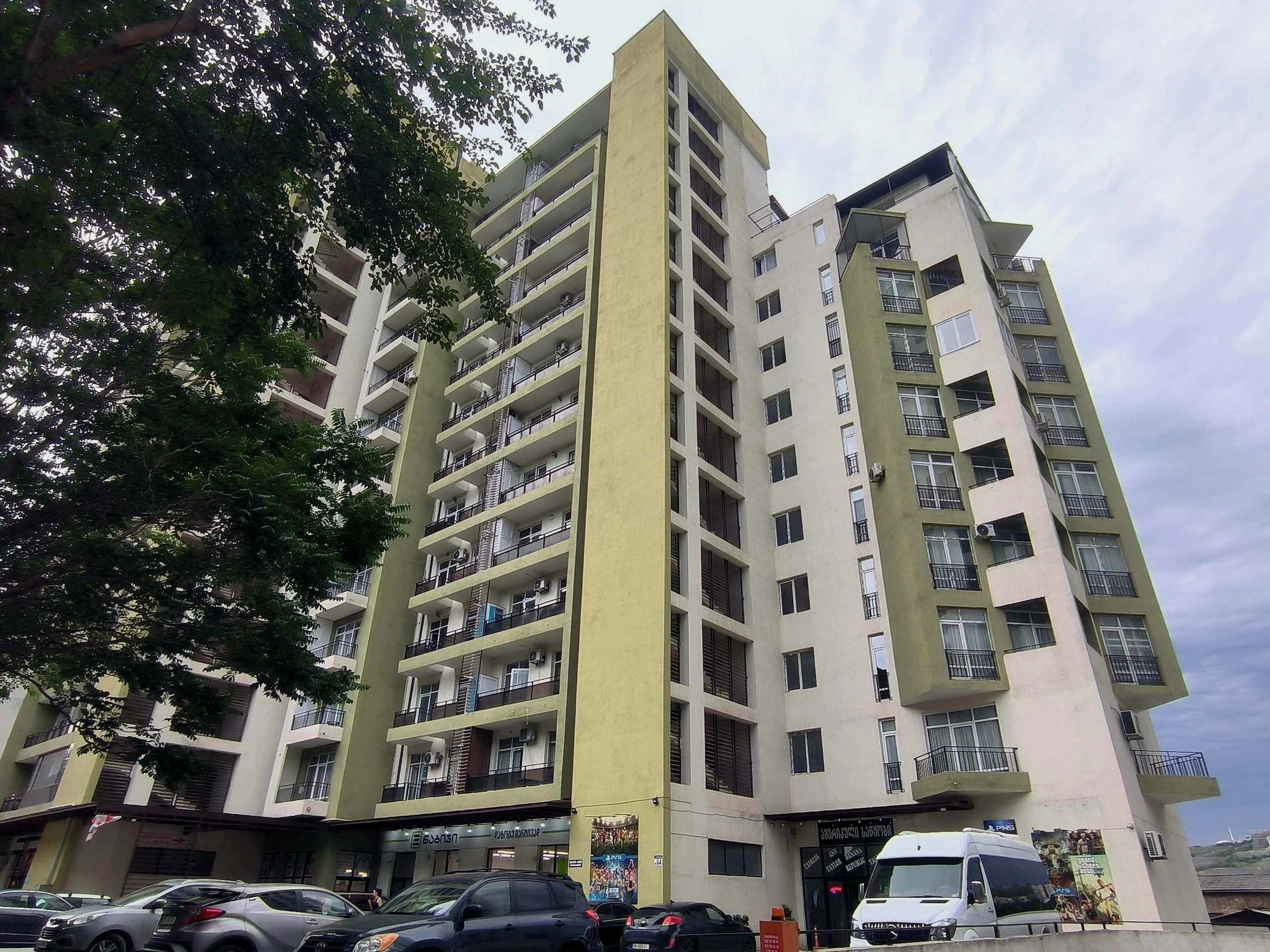 გიორგი ჭყონდიდელის ქუჩა 64