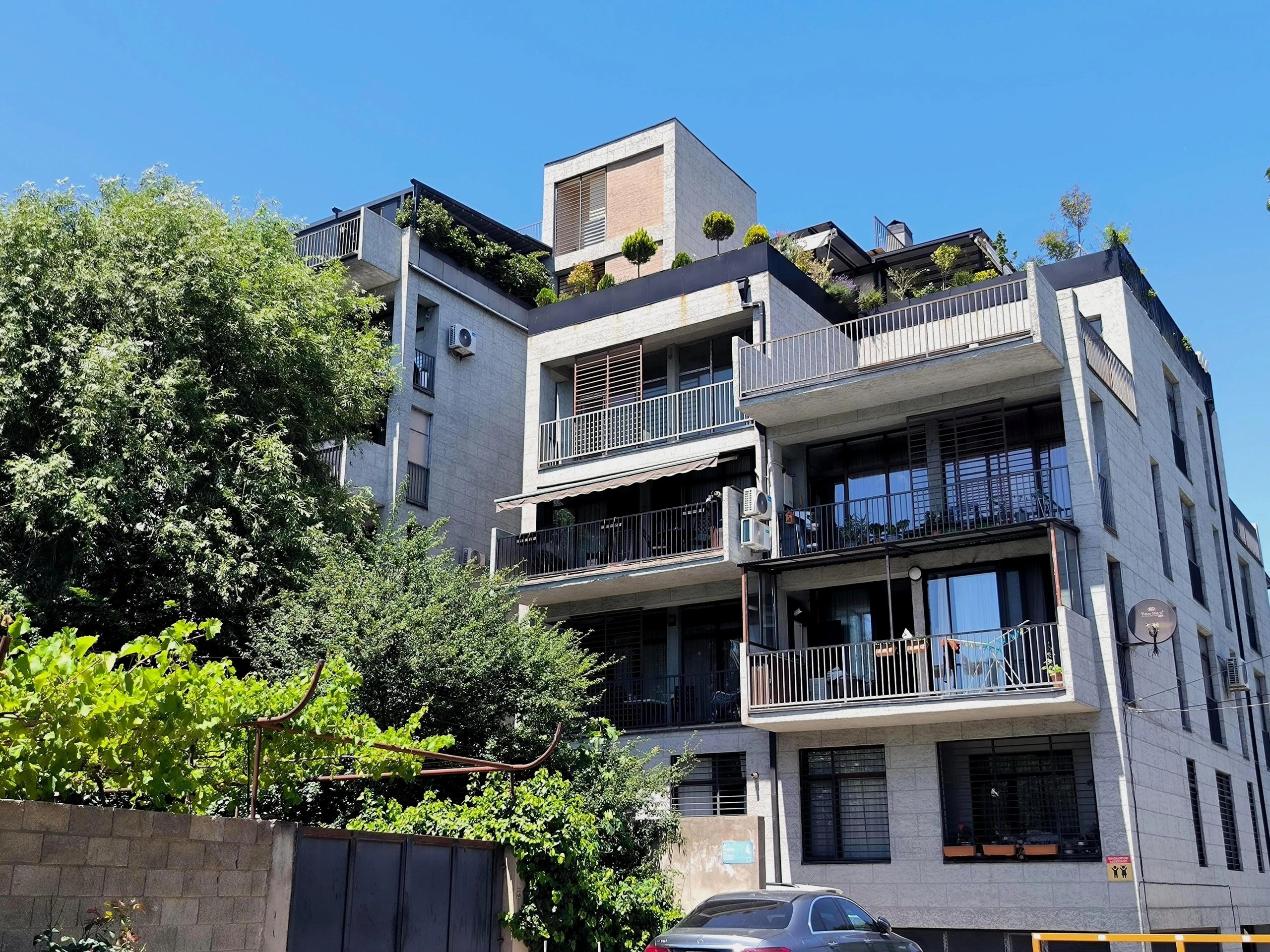 ესმა ონიანის ქუჩა 4