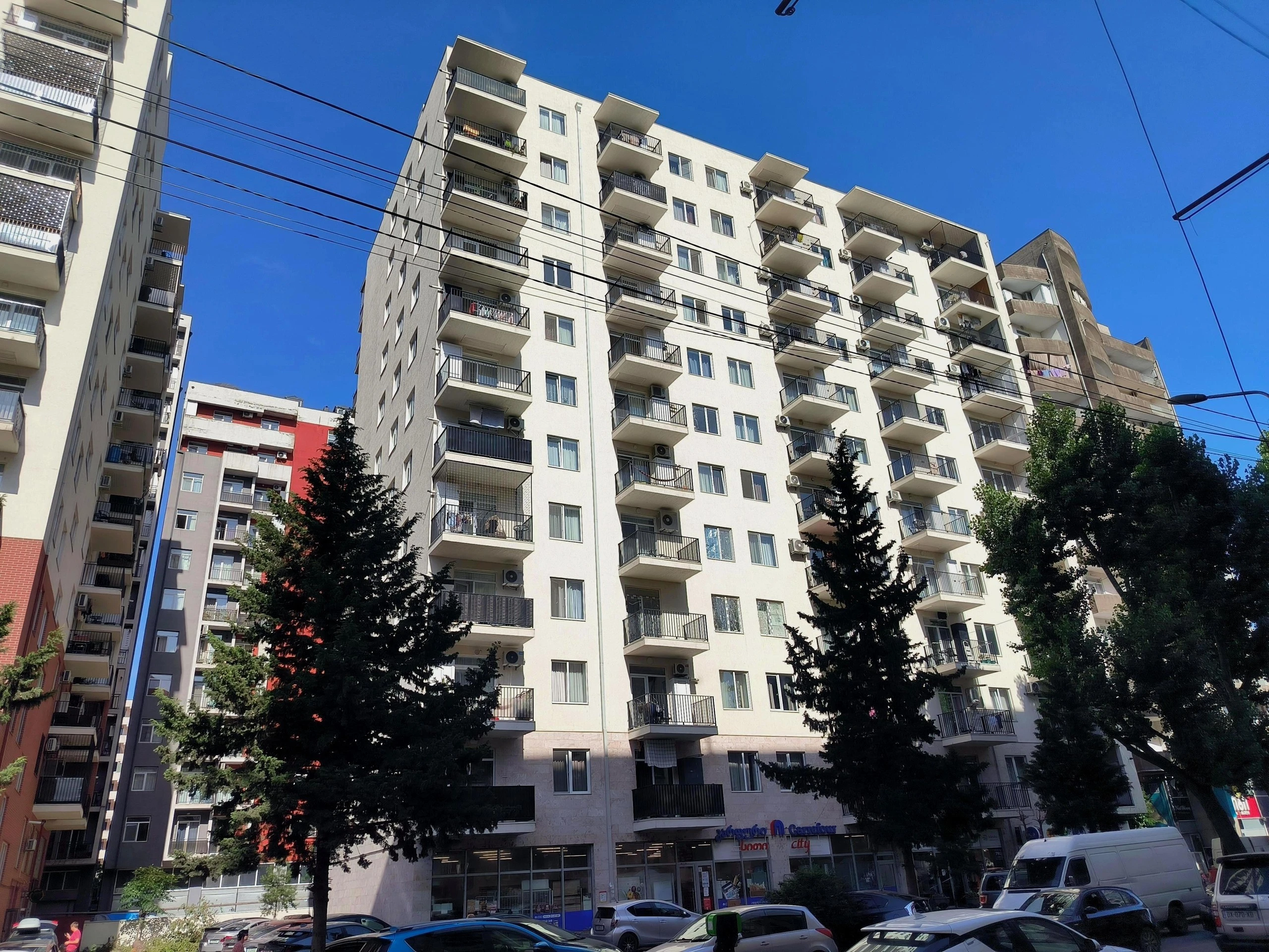 რაფაელ აგლაძის ქუჩა 79