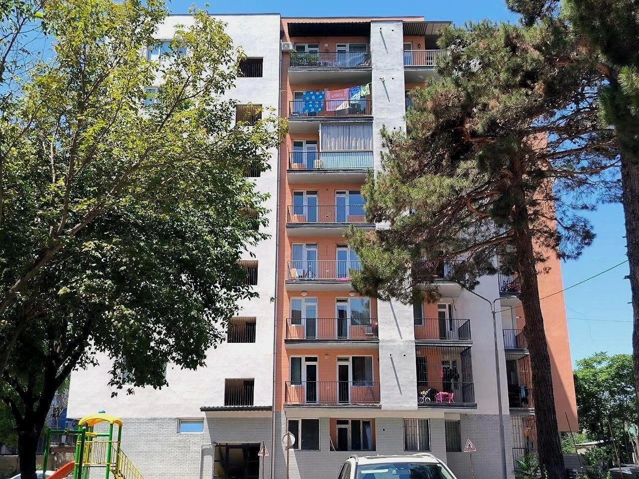 ბერი გაბრიელ სალოსის გამზირი 140