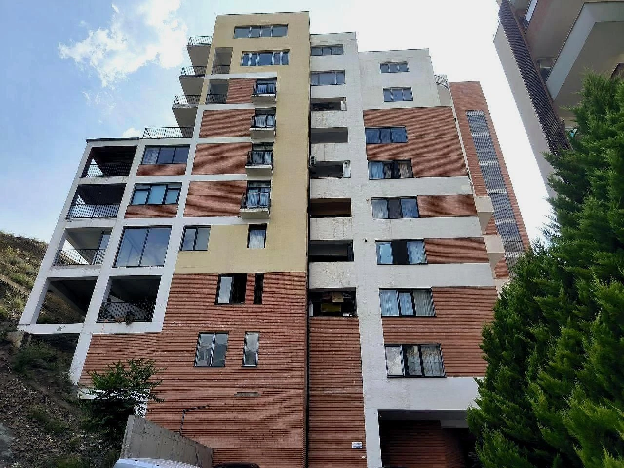 ნუცა გოგობერიძის ქუჩა 5