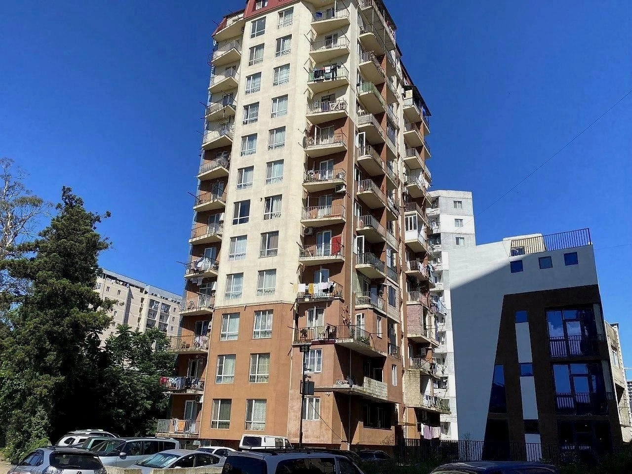 გენერალ ასლან აბაშიძის ქუჩა 49/6