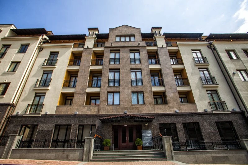 სახლი ოპერასთან