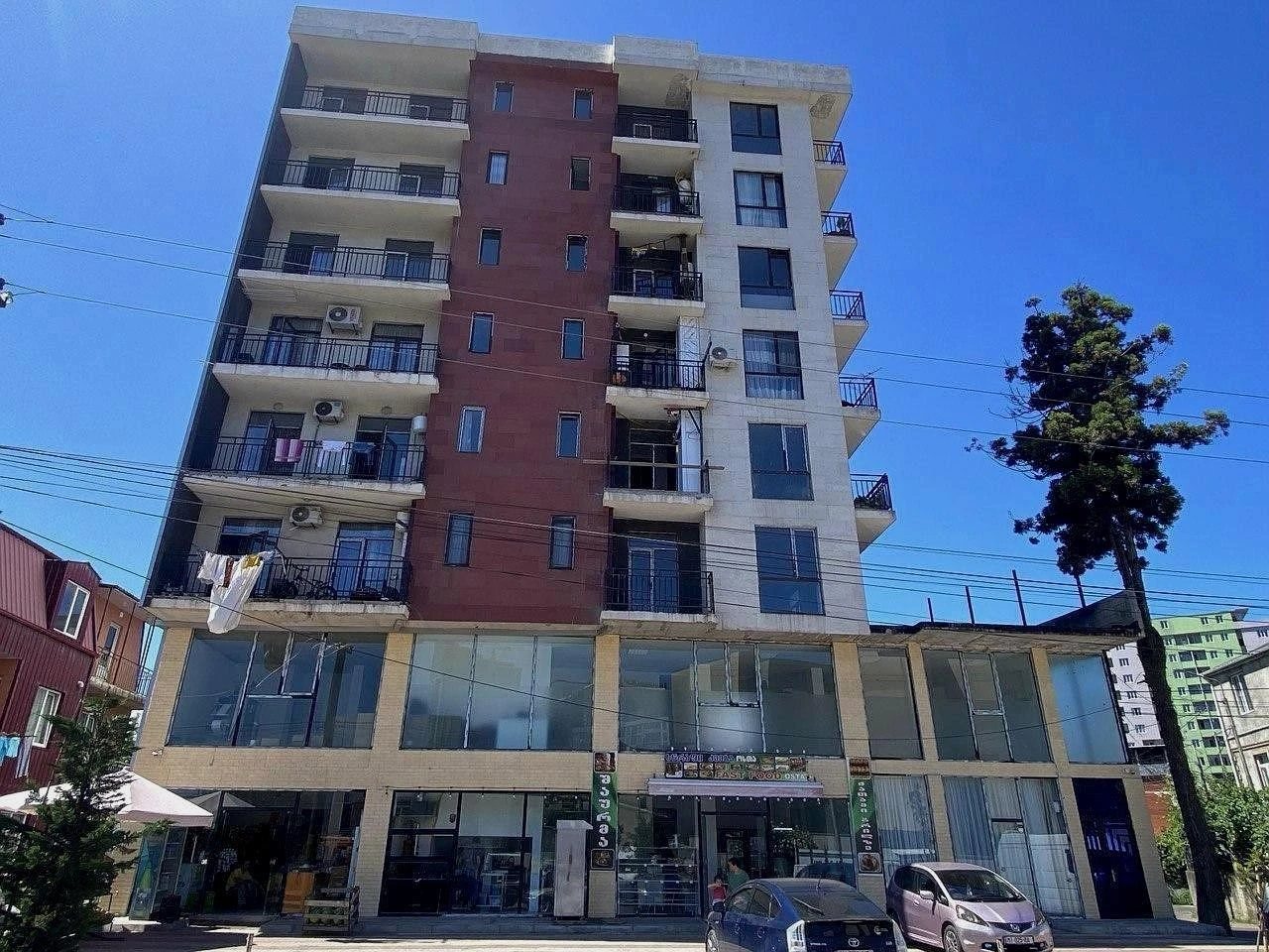 გენერალ ასლან აბაშიძის ქუჩა 35ა