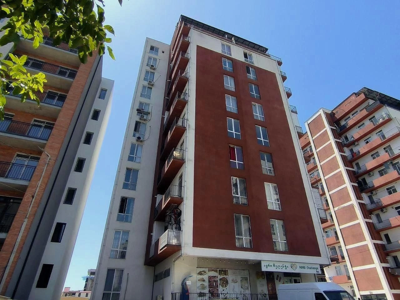 უსენის ქუჩა 72