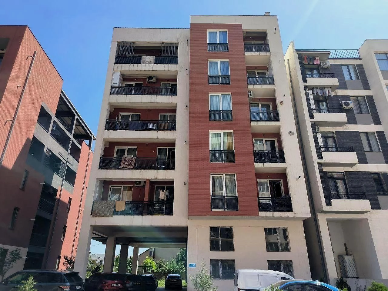 ასმათის ქუჩა 12