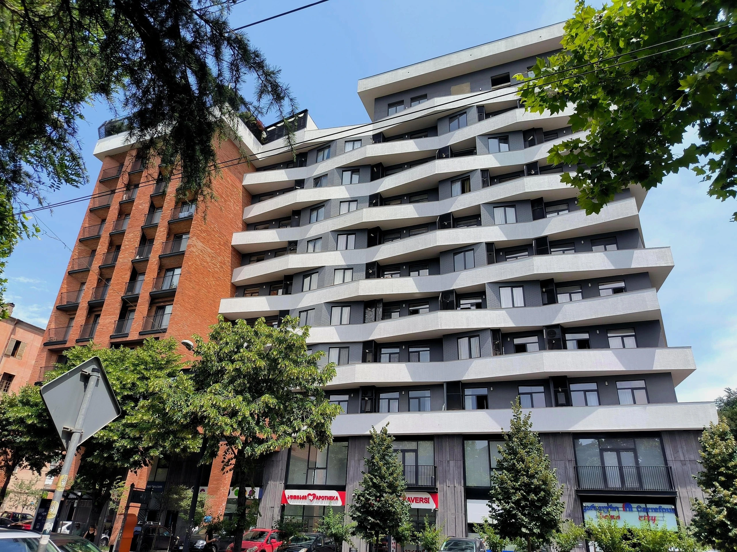 რეტრო დადიანი