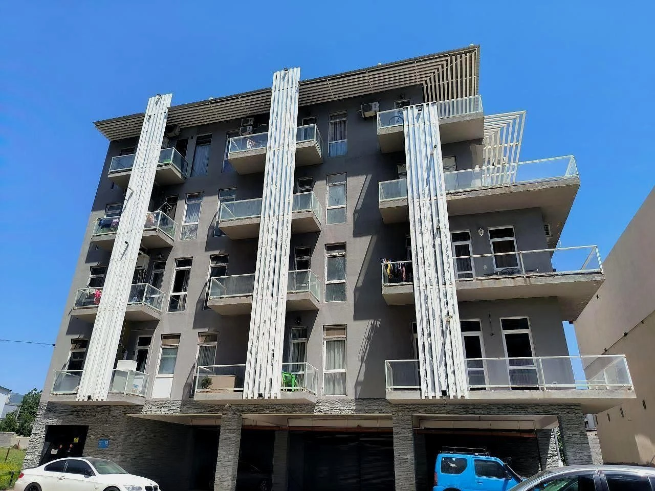 ფატმანის ქუჩა 83