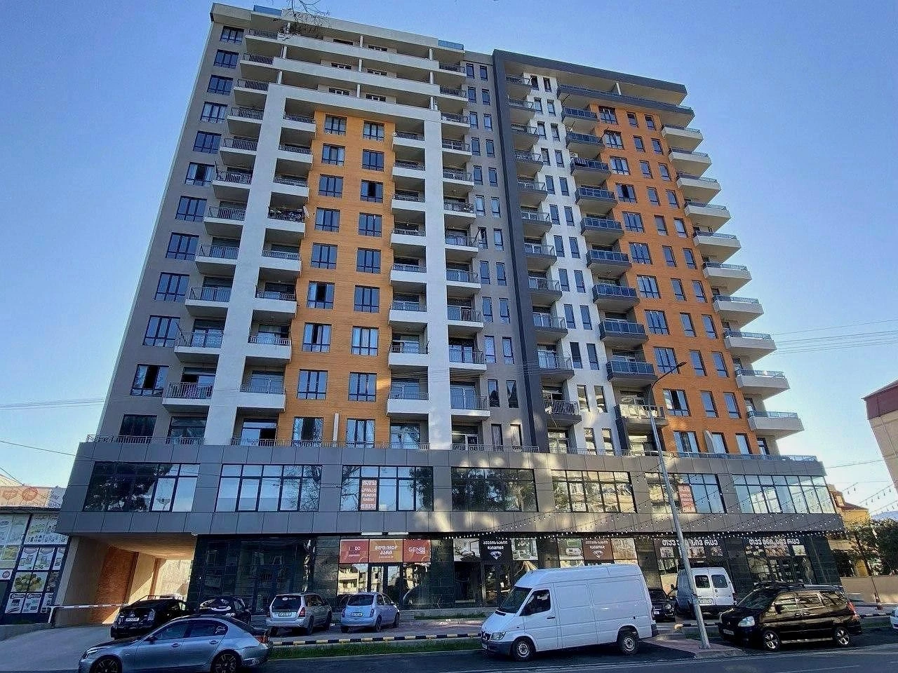 ფრიდონ ხალვაშის გამზირი, 101