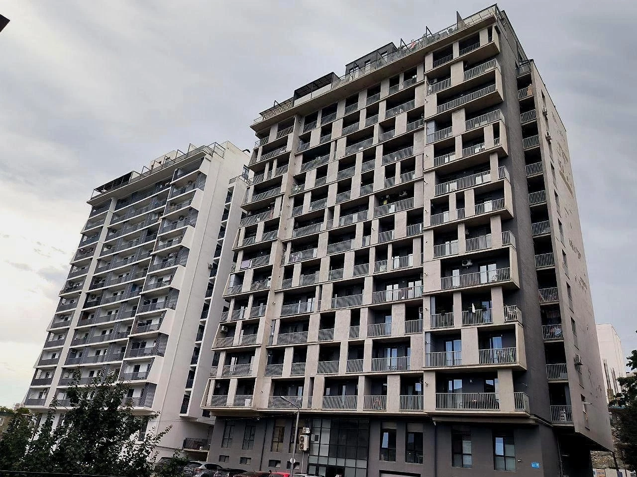 ანა პოლიტკოვსკაიას ქუჩა 12, 12a