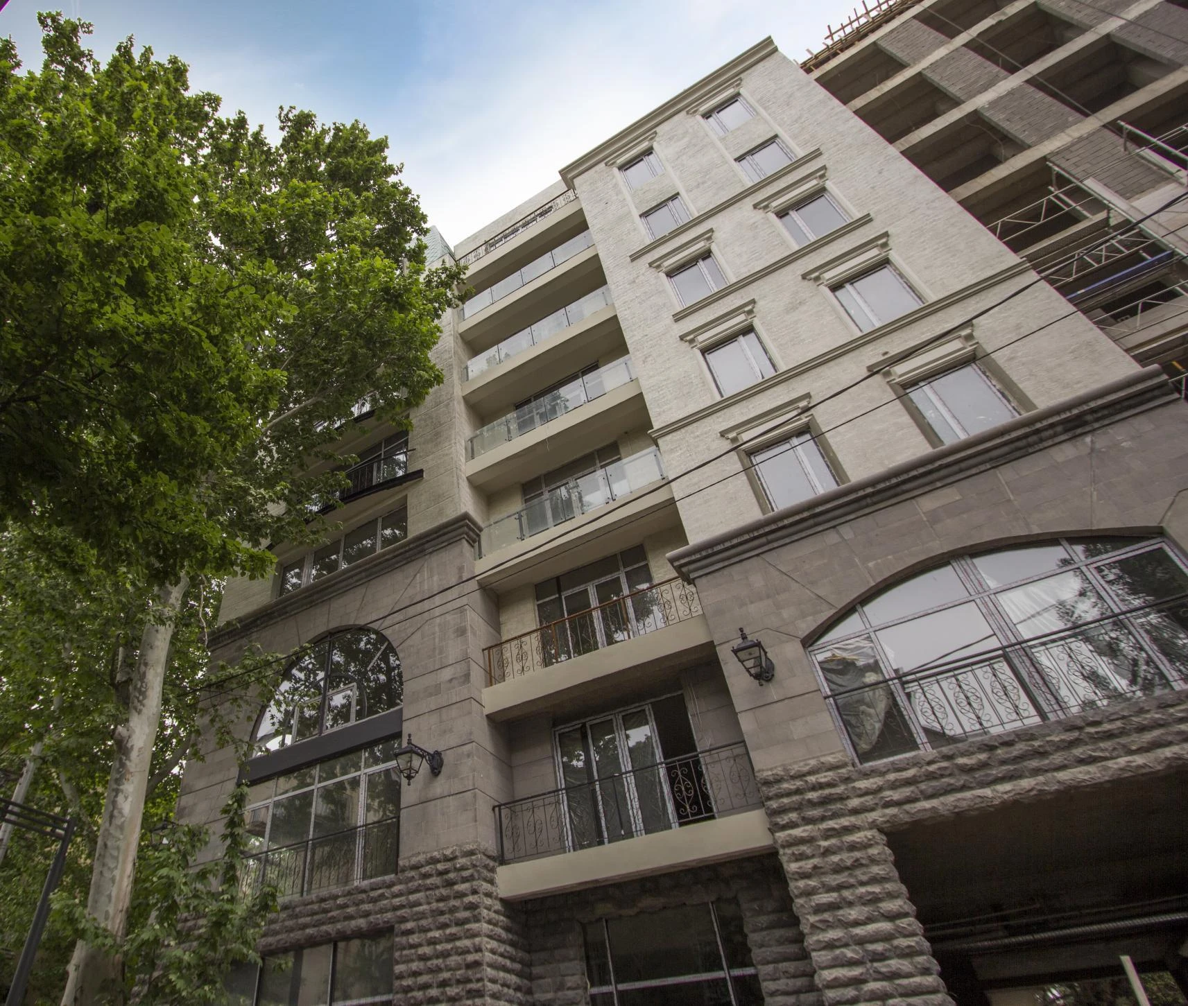 ოთარ თაქთაქიშვილის ქუჩა 10