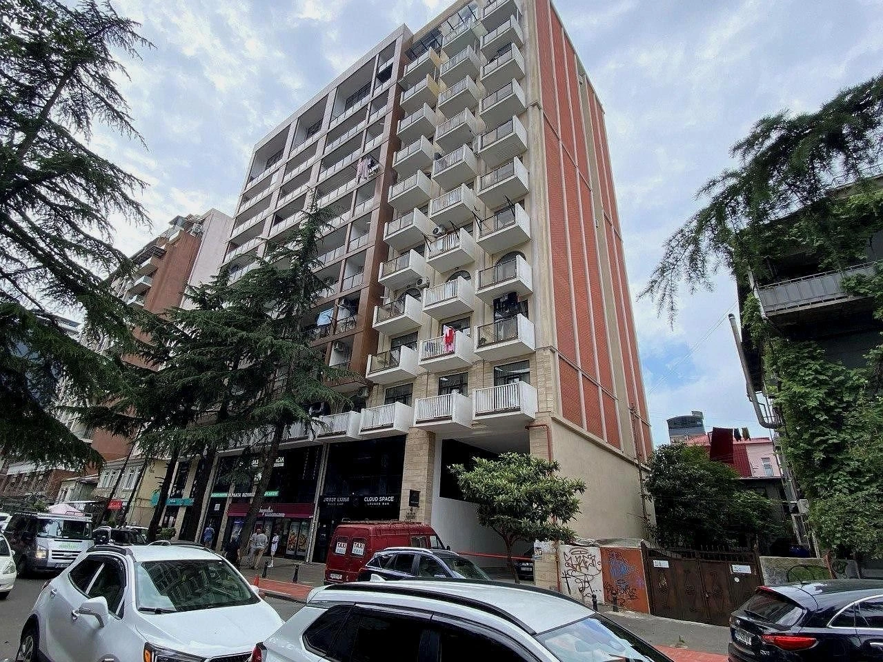 ფარნავაზ მეფის ქუჩა 98/100/102