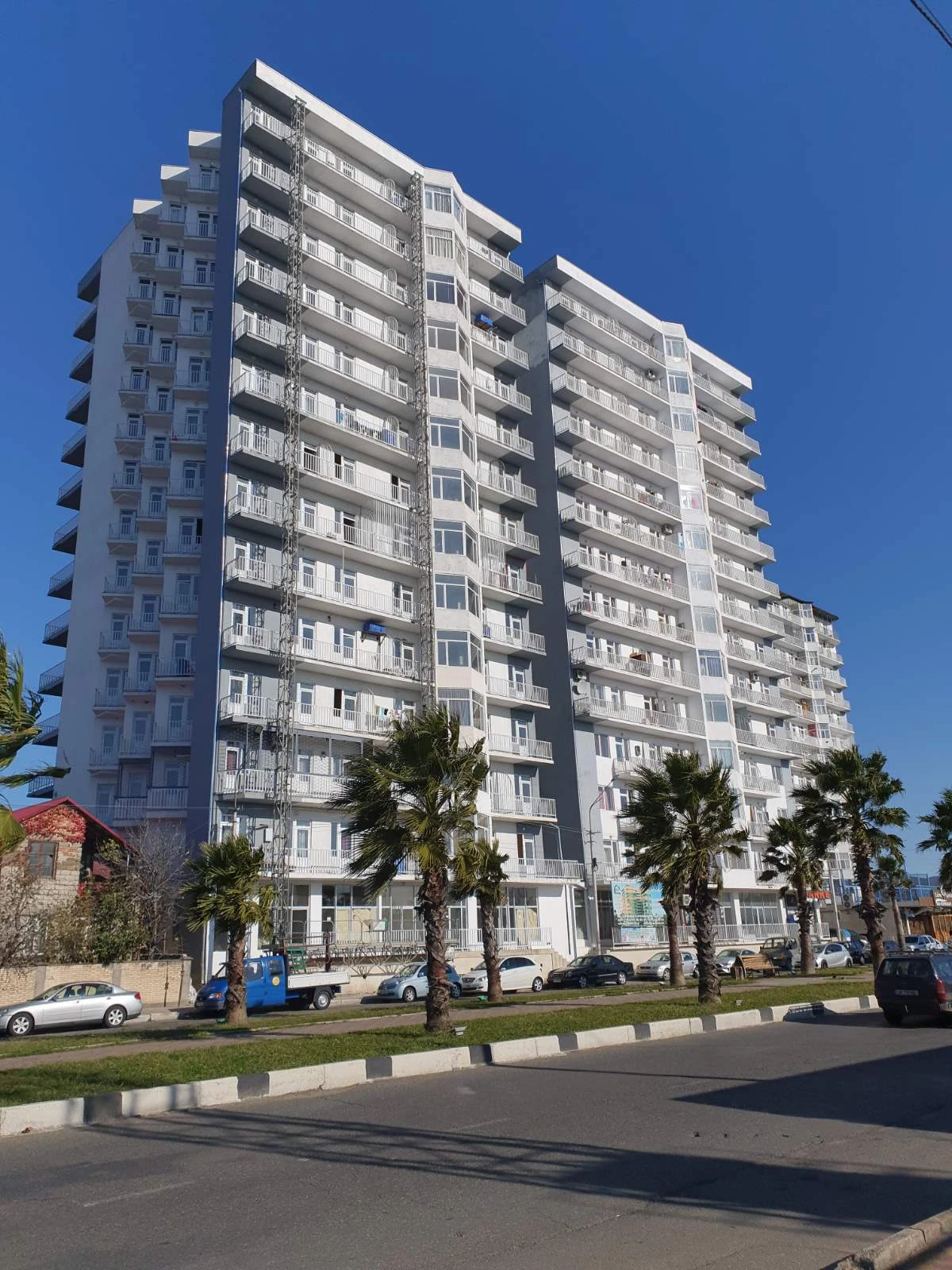 დავით აღმაშენებელის გამზ, 95