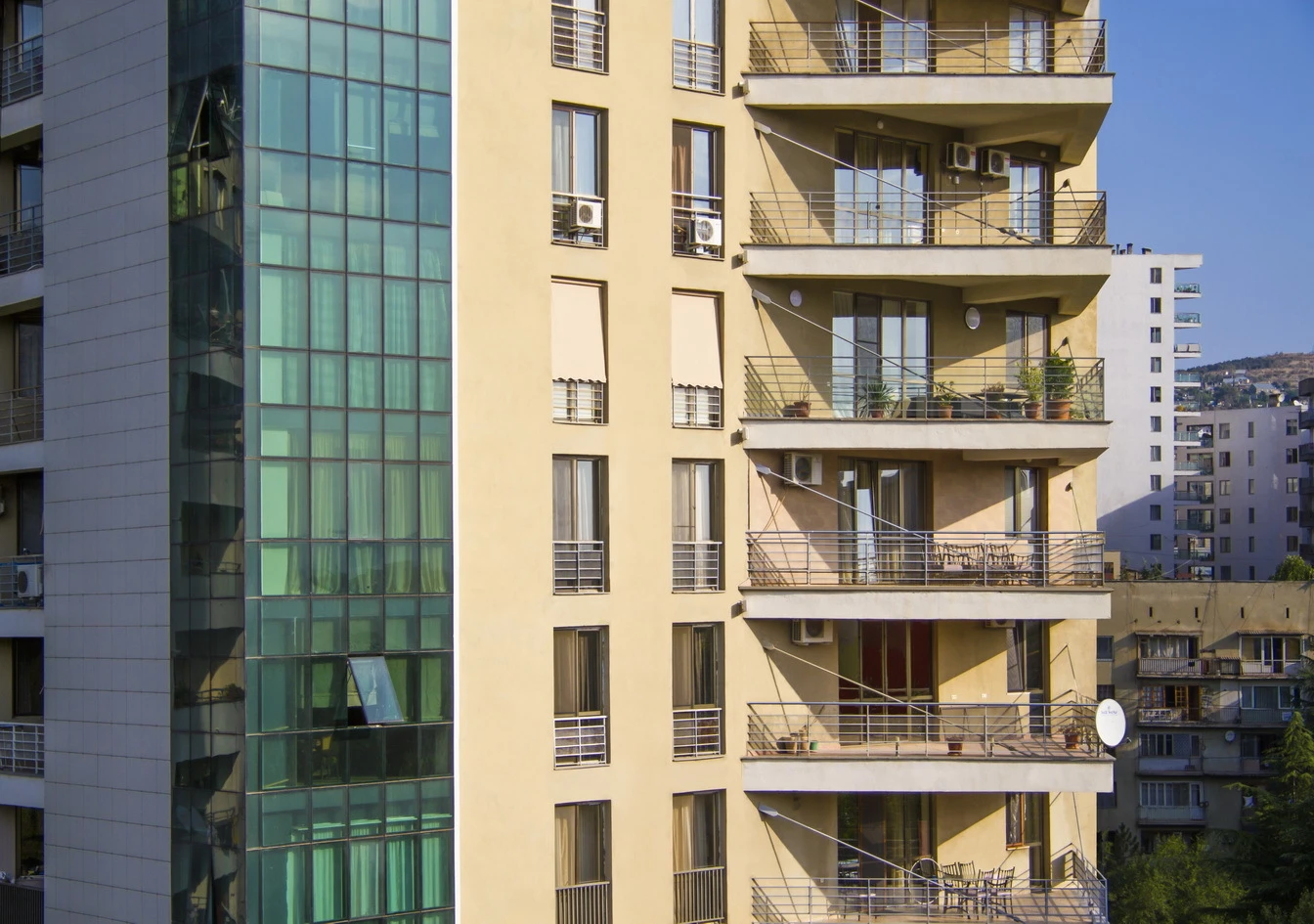 აქსისი თამარაშვილზე