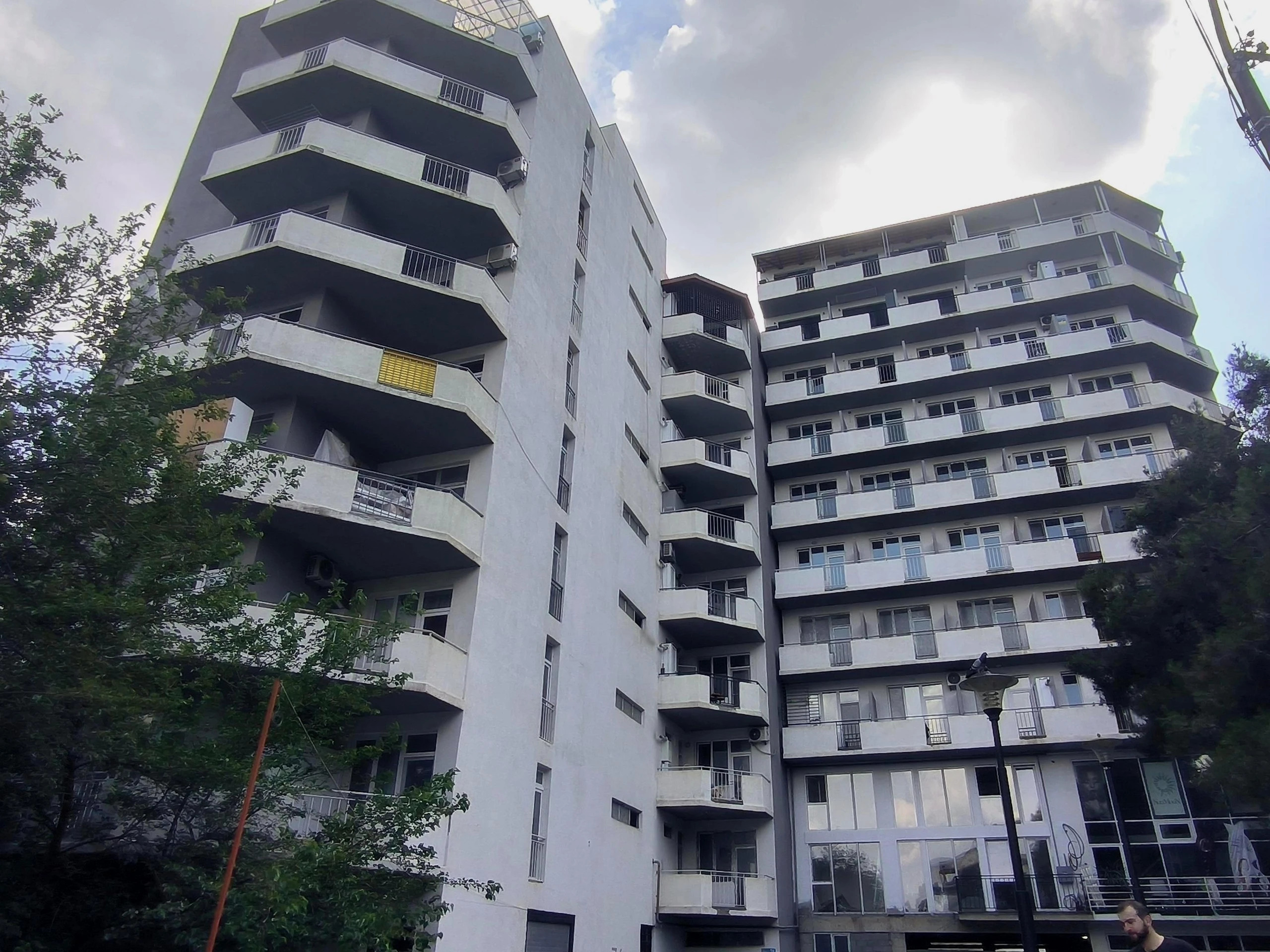 გიორგი შატბერაშვილის ქუჩა 74, 74ბ