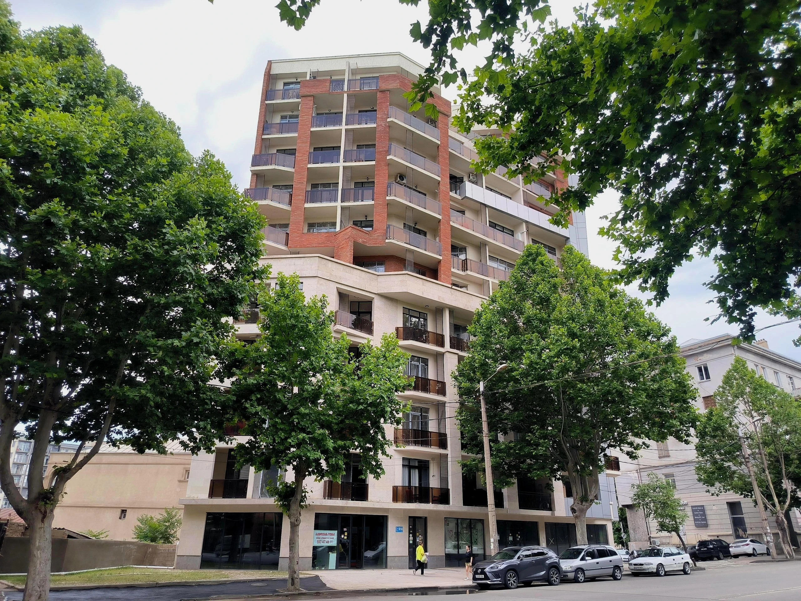 ცოტნე დადიანის ქუჩა 138-140