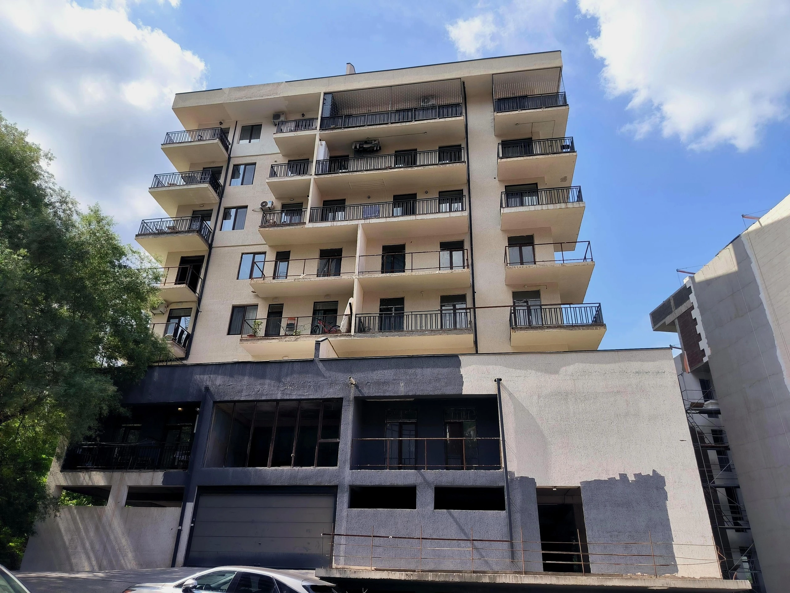 ნინო ჟვანიას ქუჩა 47