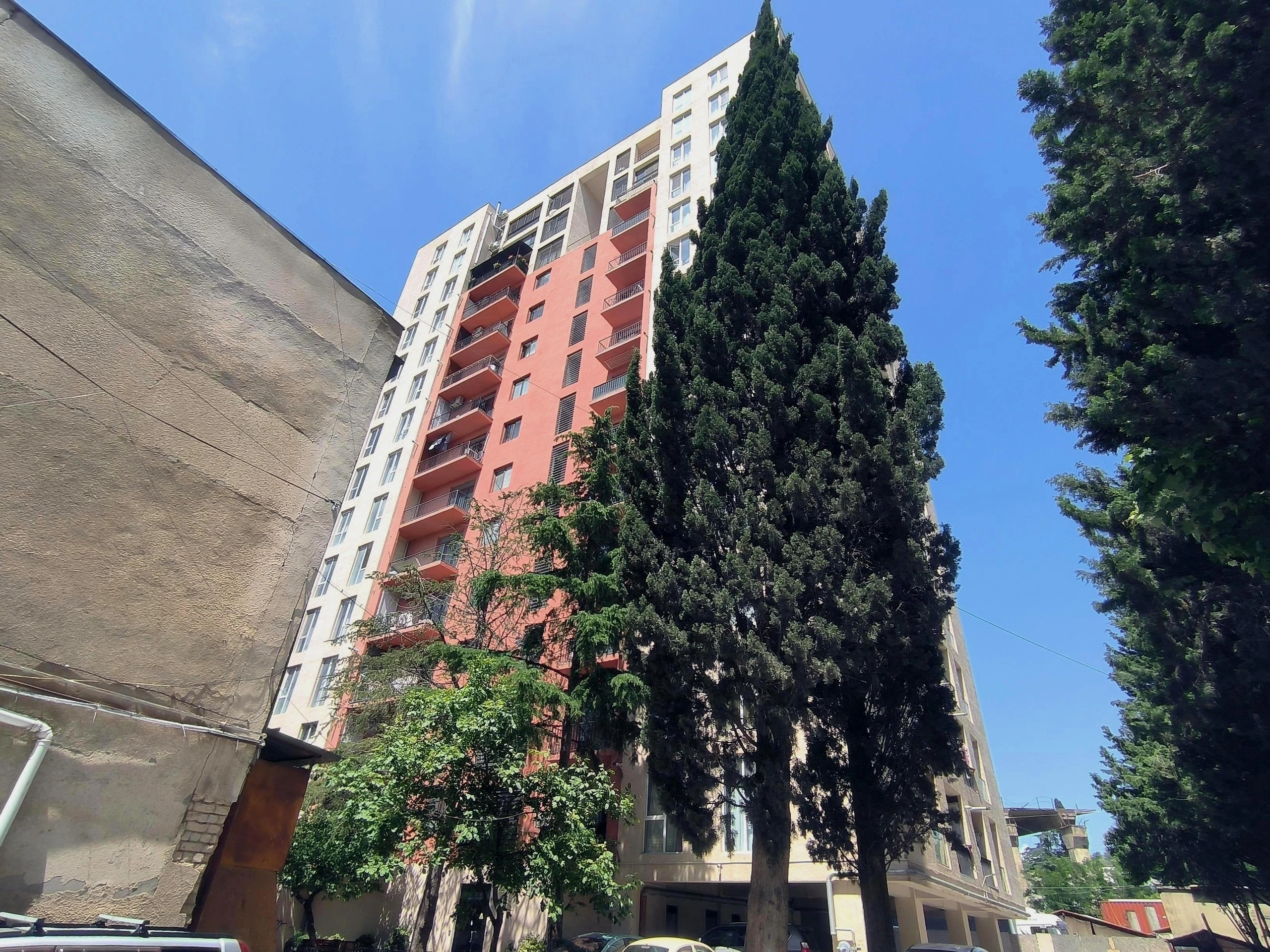 დონა პალასი დიდუბე