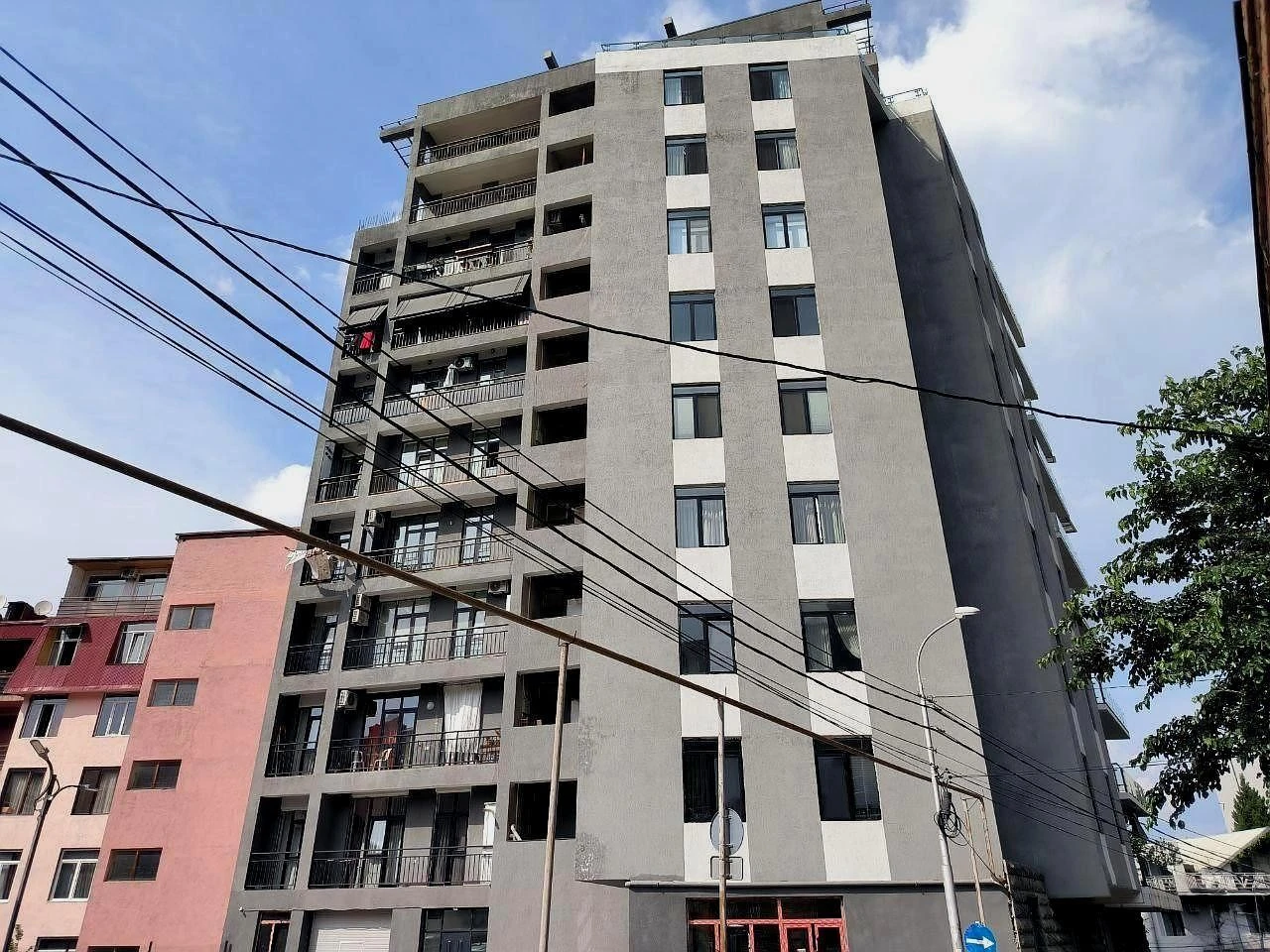 გურამ რჩეულიშვილის ქუჩა 17