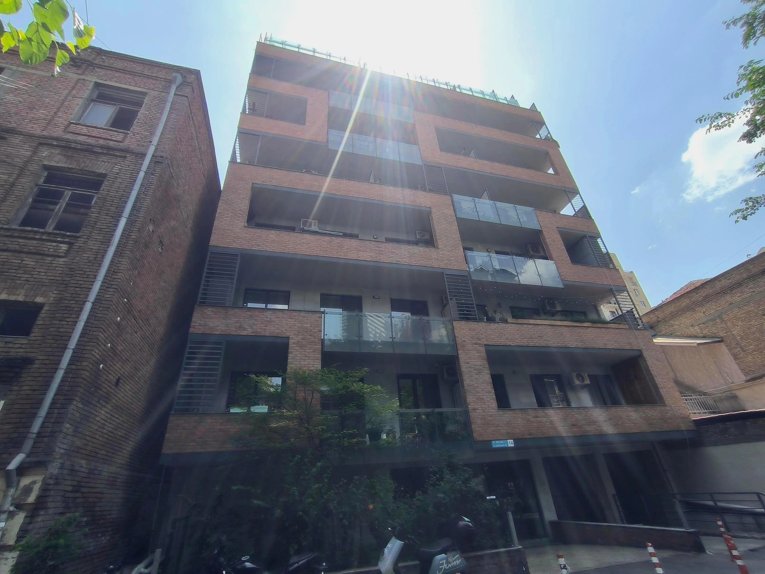 გრიგოლ მუხაძის ქუჩა 14