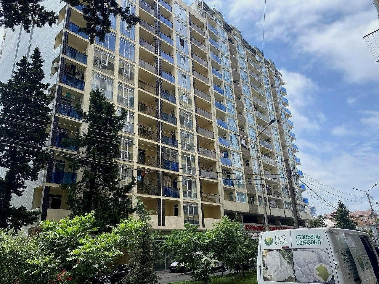 გიორგი ბრწყინვალეს ქუჩა 105/107